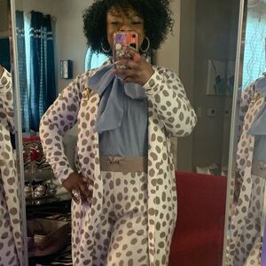 Beautiful  Tie Collar Blouse